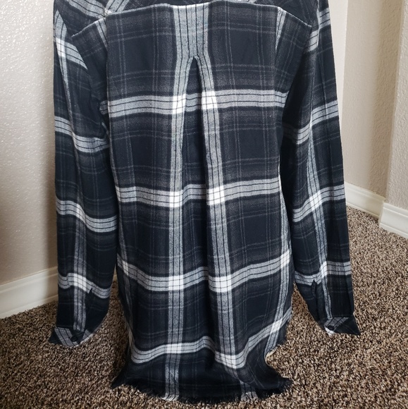 Cloth & Stone Fray Hem Flannel Buttondown - Picture 5 of 6